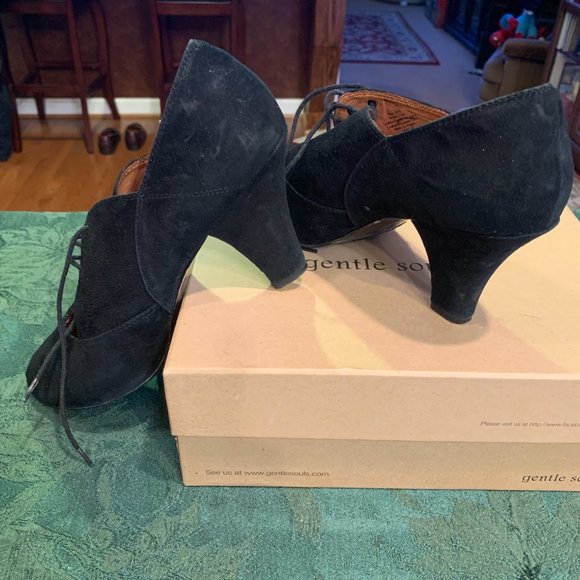 GENTLE SOULS Peek-a-Boo Toe Black Suede - Picture 4 of 7